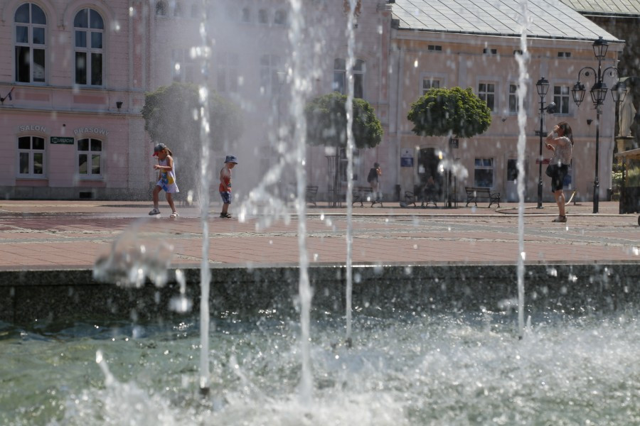 Sanok ma kurtynę wodną! Schłodzisz się na rynku