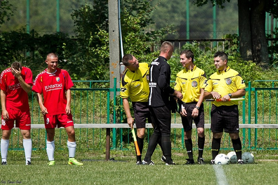Po roku przerwy Sanok ponownie ma seniorską drużynę. Towarzyski debiut Ekoball Stal Sanok