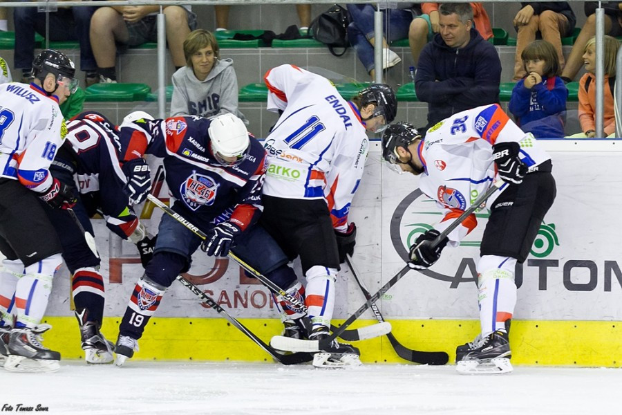 STS przegrywa po rzutach karnych