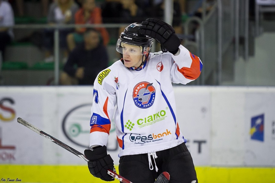 STS przegrywa po rzutach karnych