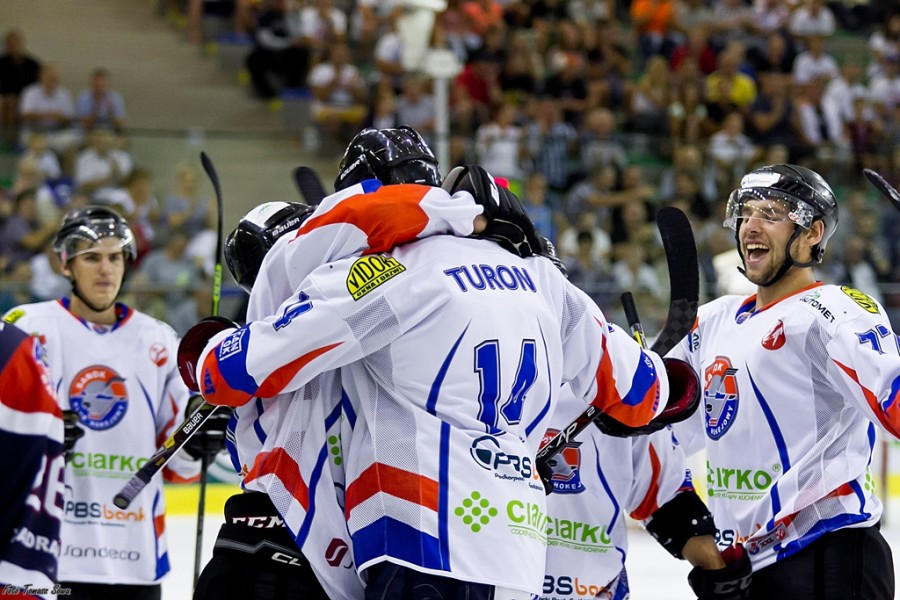 STS przegrywa po rzutach karnych