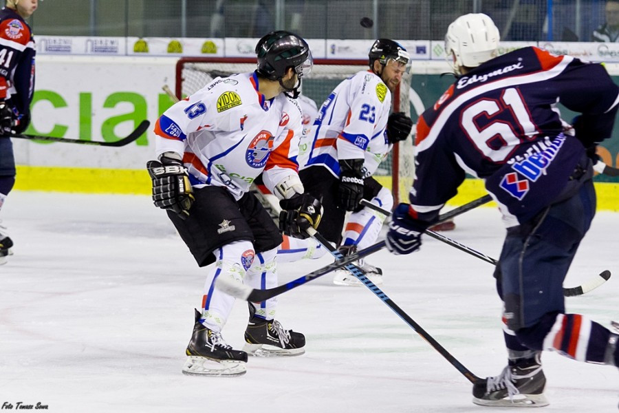 STS przegrywa po rzutach karnych