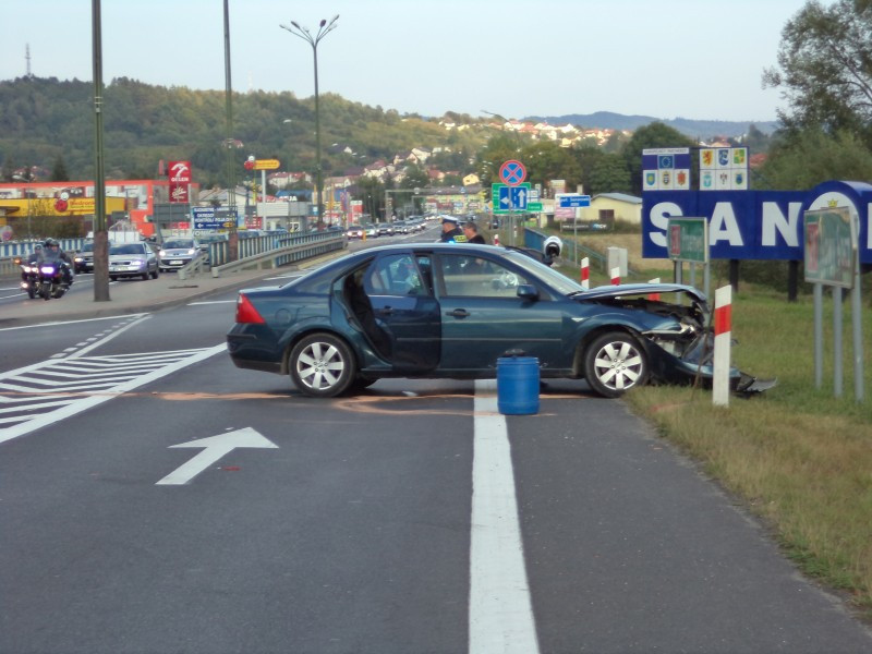 Wypadek na Krakowskiej. Trzy osoby trafiły do szpitala