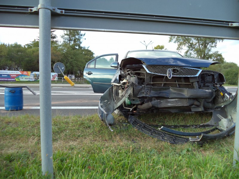 Wypadek na Krakowskiej. Trzy osoby trafiły do szpitala
