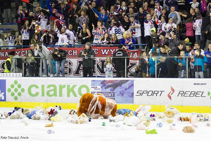 Zwycięstwo w karnych i Teddy Bear w Sanoku. Zobacz szał kibiców