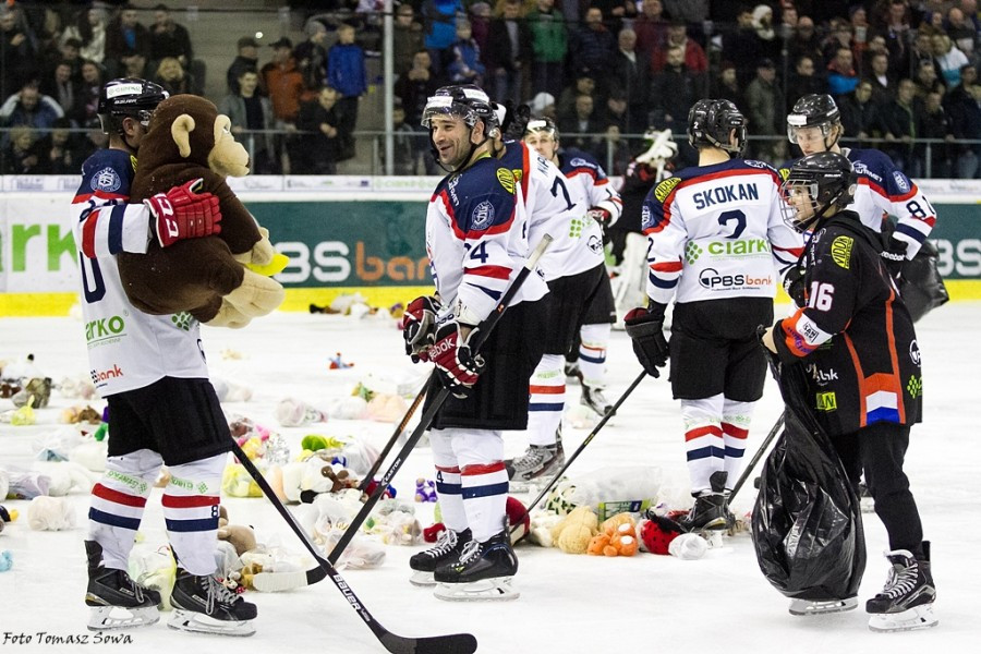 Zwycięstwo w karnych i Teddy Bear w Sanoku. Zobacz szał kibiców