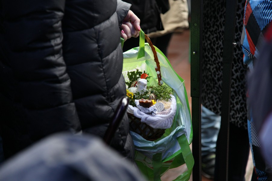 Sanoczanie poświęcili pokarmy i podzielili się jajkiem [FOTORELACJA]