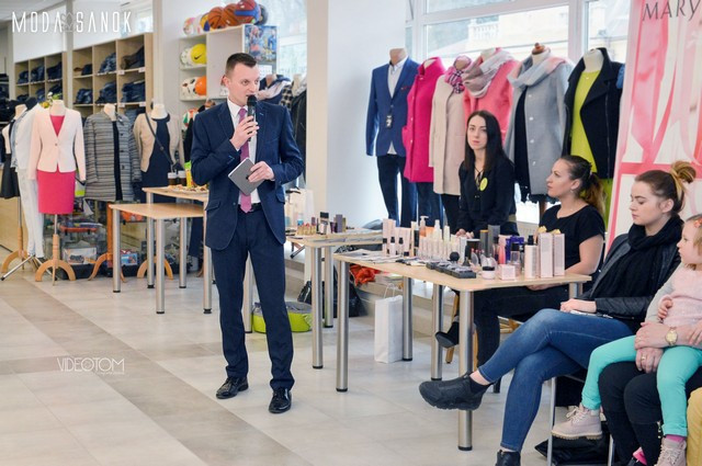 Młodzież Zespołu Szkół nr 5 w pokazie kolekcji Moda Sanok