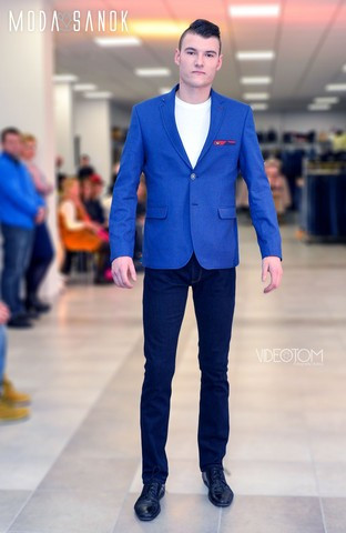Młodzież Zespołu Szkół nr 5 w pokazie kolekcji Moda Sanok