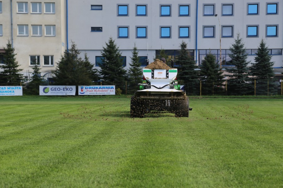 Płyta stadionu została zmodernizowana [ZOBACZ ZDJĘCIA]