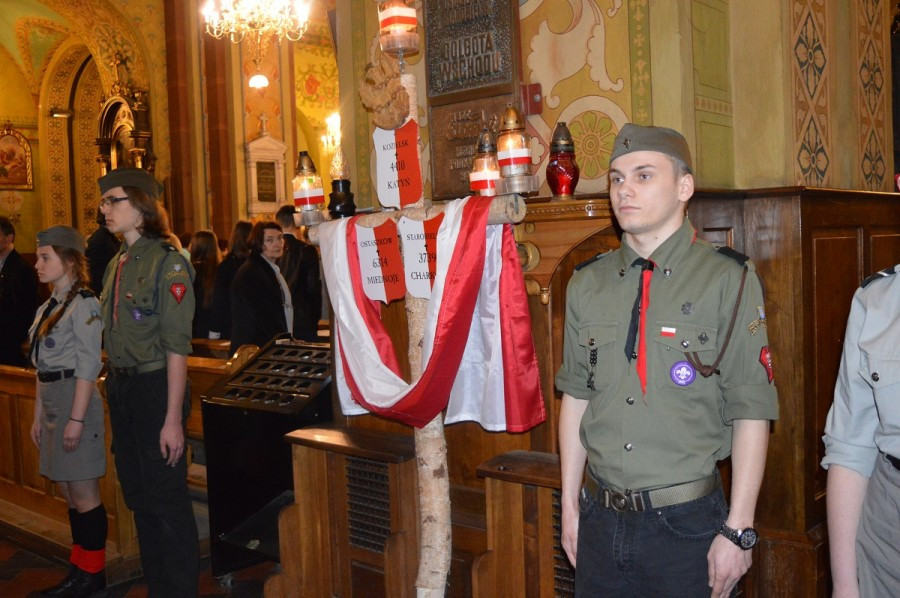 Uczcili pamięć ofiar zbrodni katyńskiej [FOTORELACJA]