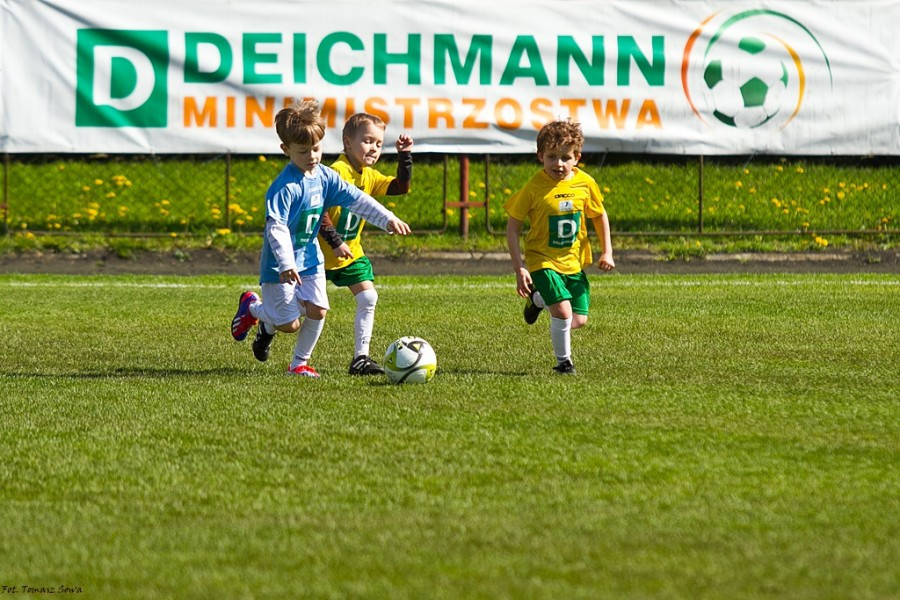 Młodzi piłkarze walczą w mistrzostwach [FOTORELACJA]