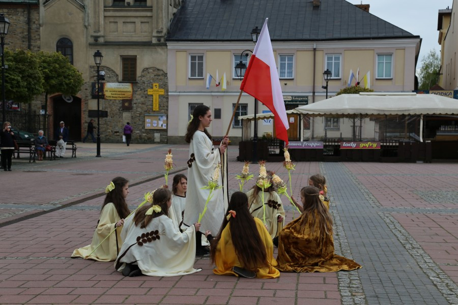 Mieszko z Dobrawą, Wyklęci i Gabriel Narutowicz na sanockim rynku [FOTORELACJA]