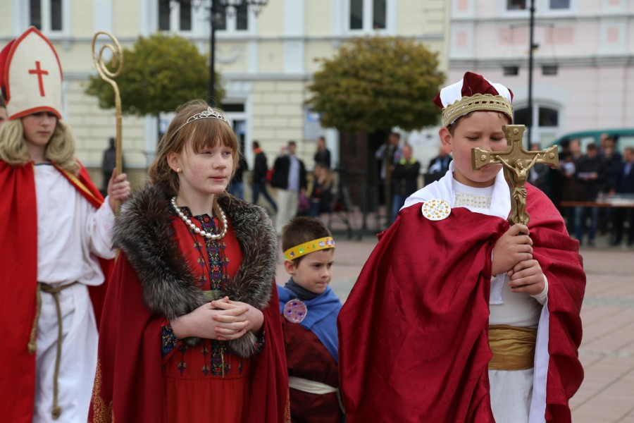 Mieszko z Dobrawą, Wyklęci i Gabriel Narutowicz na sanockim rynku [FOTORELACJA]