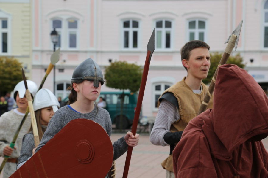 Mieszko z Dobrawą, Wyklęci i Gabriel Narutowicz na sanockim rynku [FOTORELACJA]