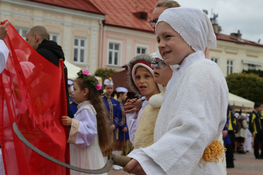 Mieszko z Dobrawą, Wyklęci i Gabriel Narutowicz na sanockim rynku [FOTORELACJA]