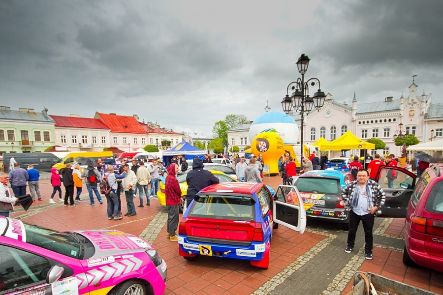 Prezentacja wyścigówek na sanockim rynku [FOTORELACJA]