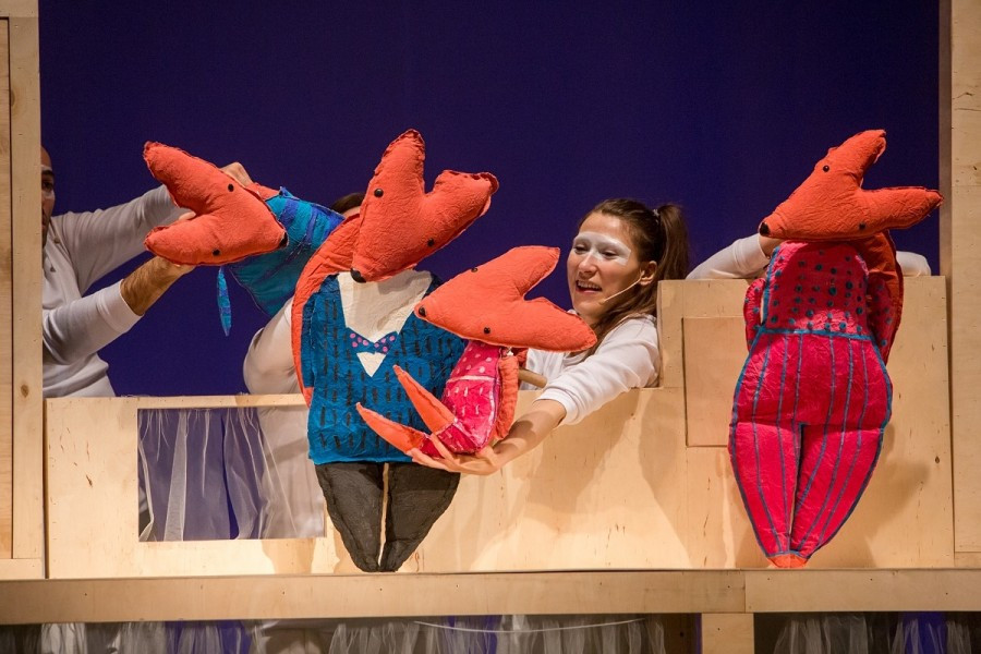 Skarpety i papiloty, czyli o tym, co zaszło w rodzinie lisów - spektakl dla dzieci