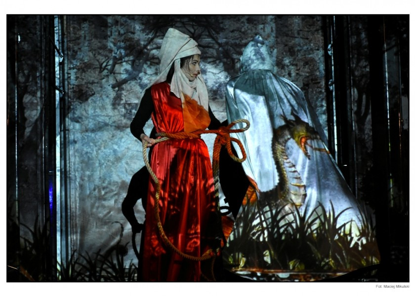 Rycerz nieistniejący ? spektakl teatralny na parkingu SDK