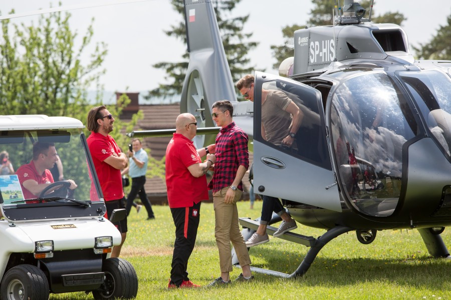 Treningi, zdjęcia i autografy. Kibice oszaleli na punkcie kadry Nawałki