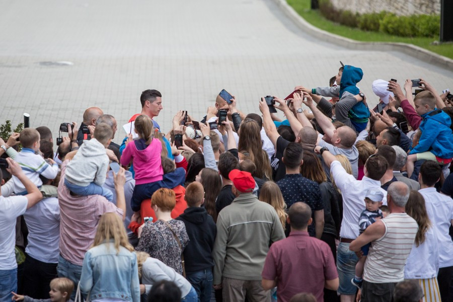 Treningi, zdjęcia i autografy. Kibice oszaleli na punkcie kadry Nawałki