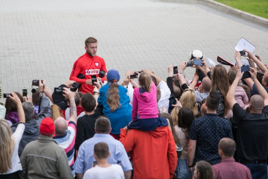 Treningi, zdjęcia i autografy. Kibice oszaleli na punkcie kadry Nawałki