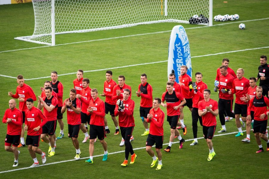 Treningi, zdjęcia i autografy. Kibice oszaleli na punkcie kadry Nawałki