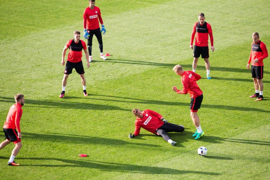 Treningi, zdjęcia i autografy. Kibice oszaleli na punkcie kadry Nawałki