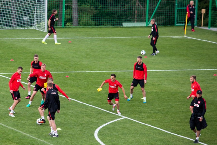 Treningi, zdjęcia i autografy. Kibice oszaleli na punkcie kadry Nawałki