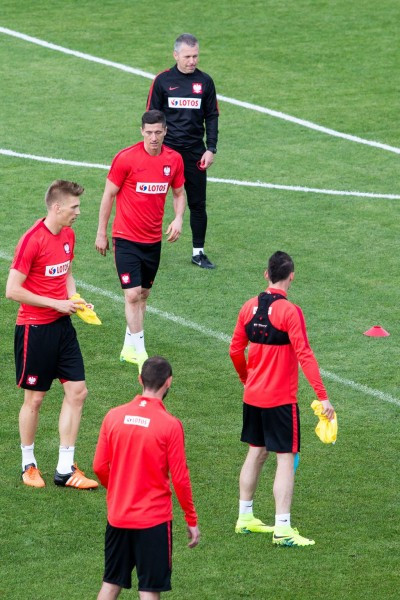 Treningi, zdjęcia i autografy. Kibice oszaleli na punkcie kadry Nawałki