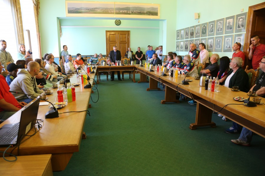 Nie ma pieniędzy na seniorski hokej [AKTUALIZACJA]