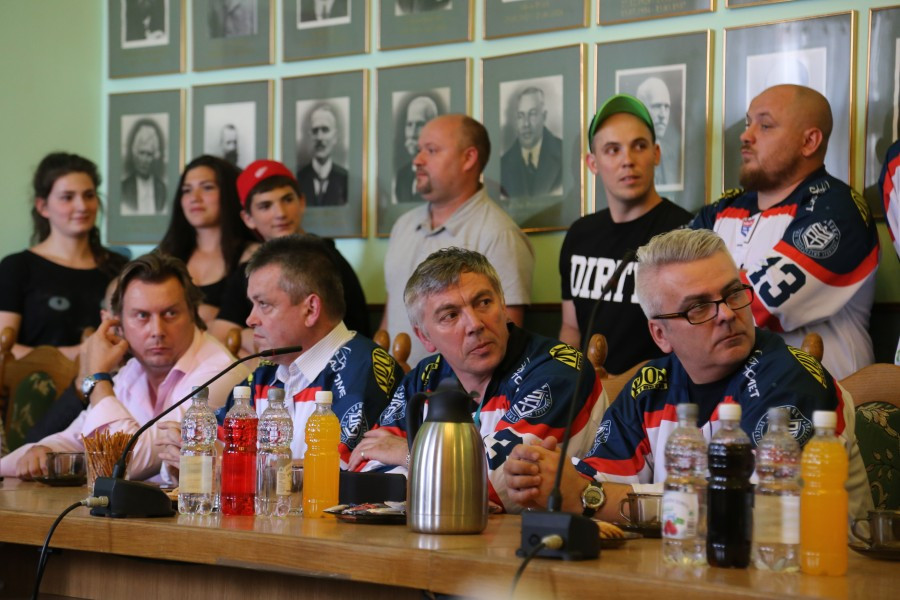 Nie ma pieniędzy na seniorski hokej [AKTUALIZACJA]