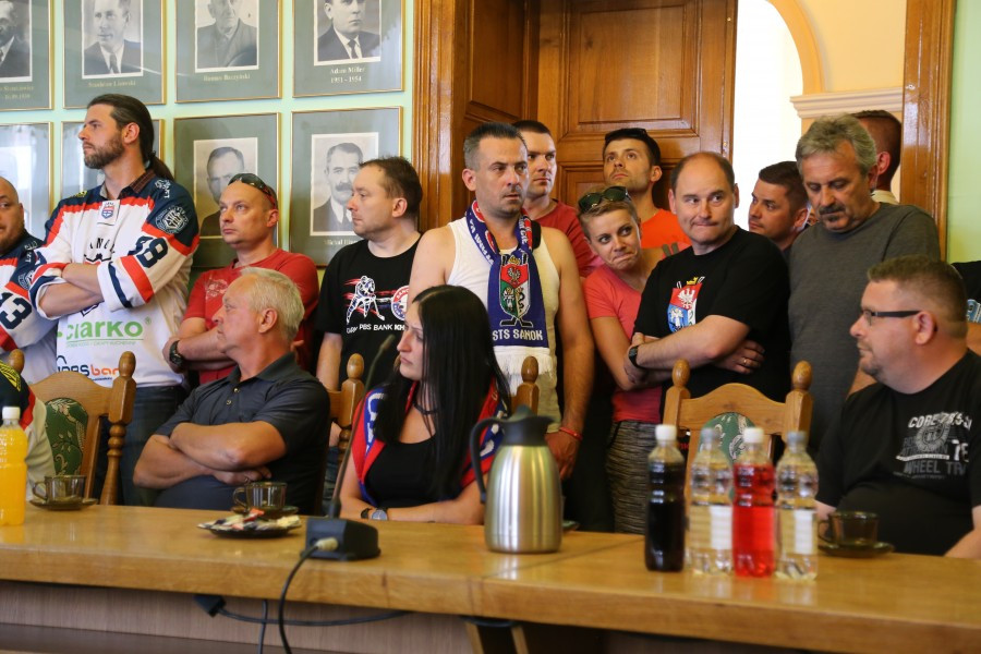 Nie ma pieniędzy na seniorski hokej [AKTUALIZACJA]