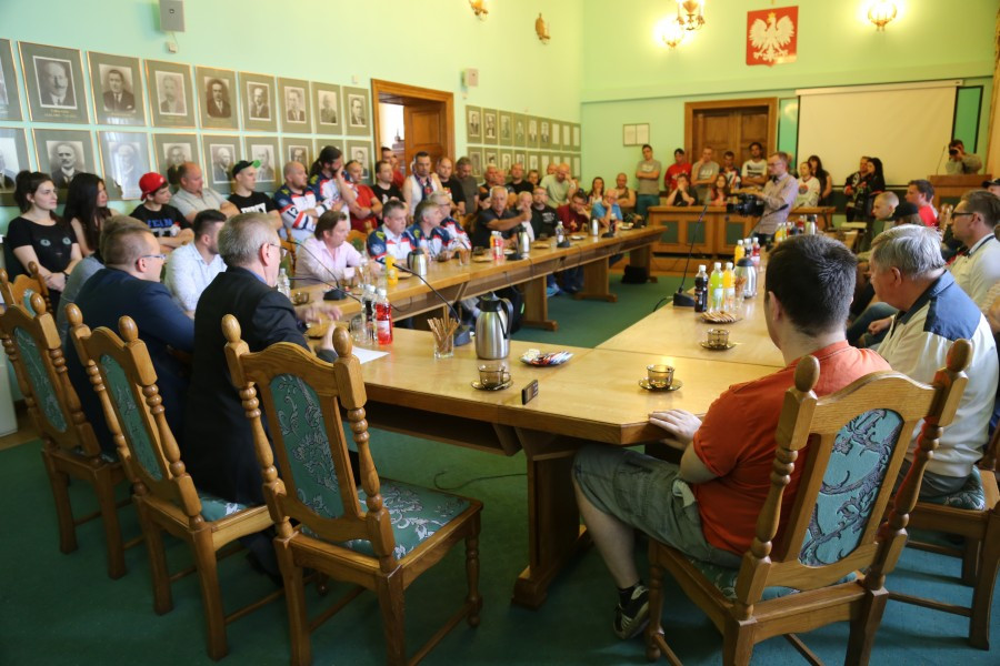 Nie ma pieniędzy na seniorski hokej [AKTUALIZACJA]