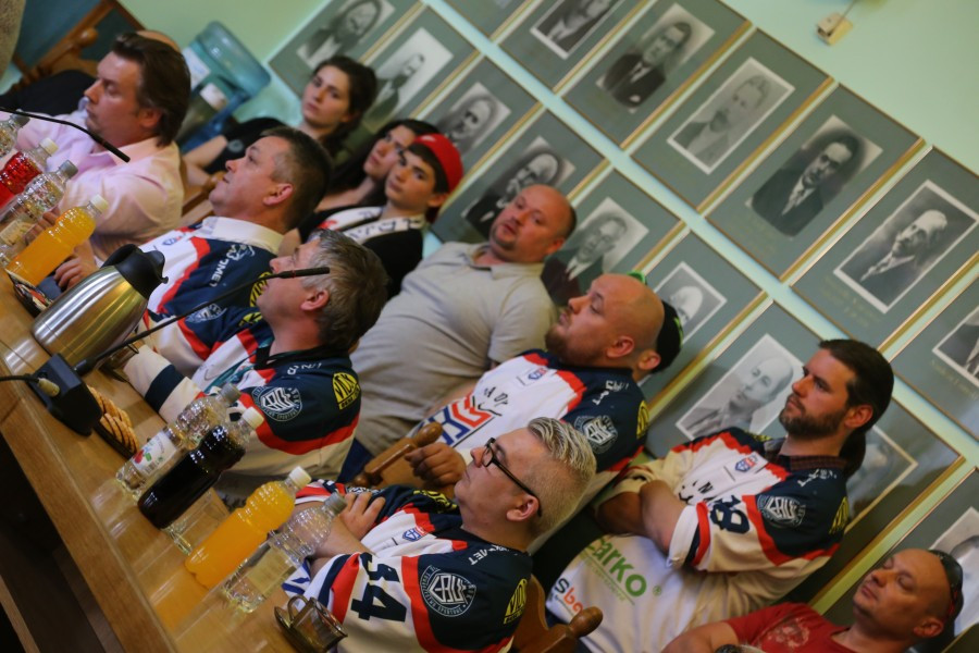 Nie ma pieniędzy na seniorski hokej [AKTUALIZACJA]