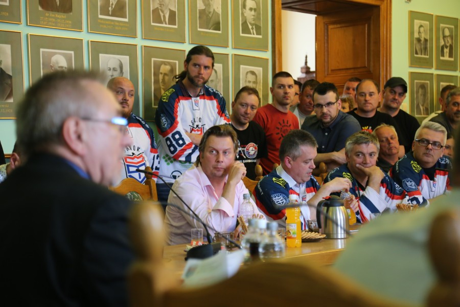 Nie ma pieniędzy na seniorski hokej [AKTUALIZACJA]