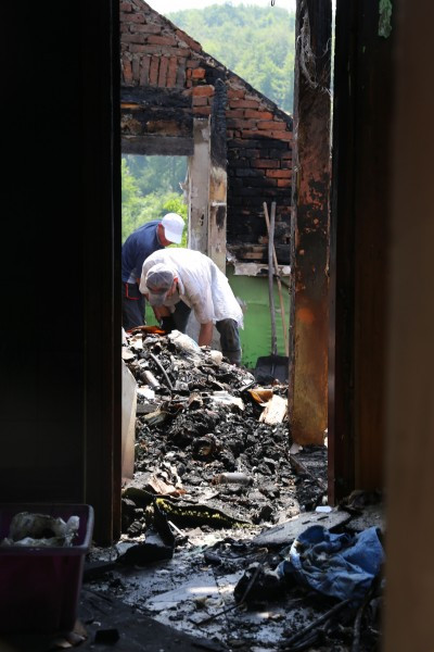Ogień zabrał dom pięcioosobowej rodzinie [FOTORELACJA]