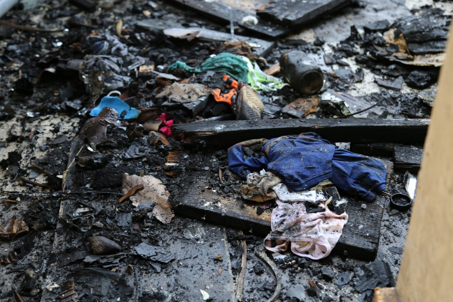 Ogień zabrał dom pięcioosobowej rodzinie [FOTORELACJA]