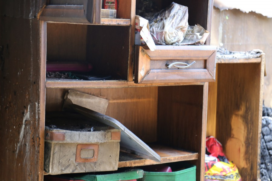 Ogień zabrał dom pięcioosobowej rodzinie [FOTORELACJA]