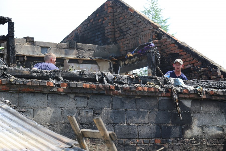 Ogień zabrał dom pięcioosobowej rodzinie [FOTORELACJA]