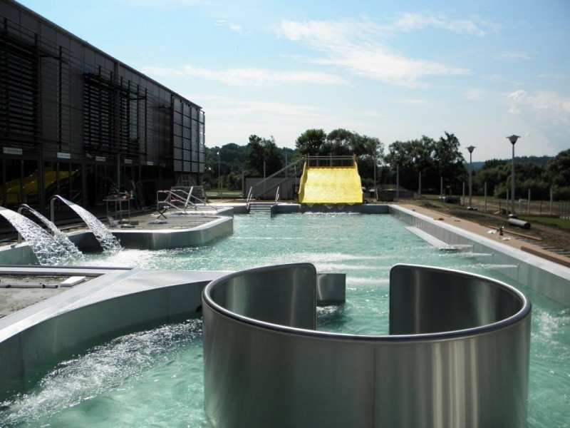 Na basen do Leska. Wkrótce otwarcie odkrytej pływalni. Już dziś zobacz, jak wygląda