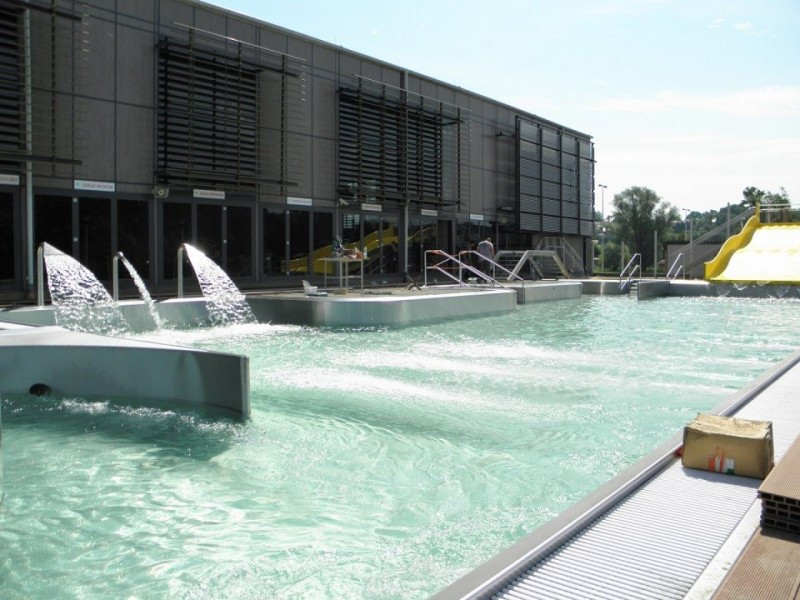 Na basen do Leska. Wkrótce otwarcie odkrytej pływalni. Już dziś zobacz, jak wygląda