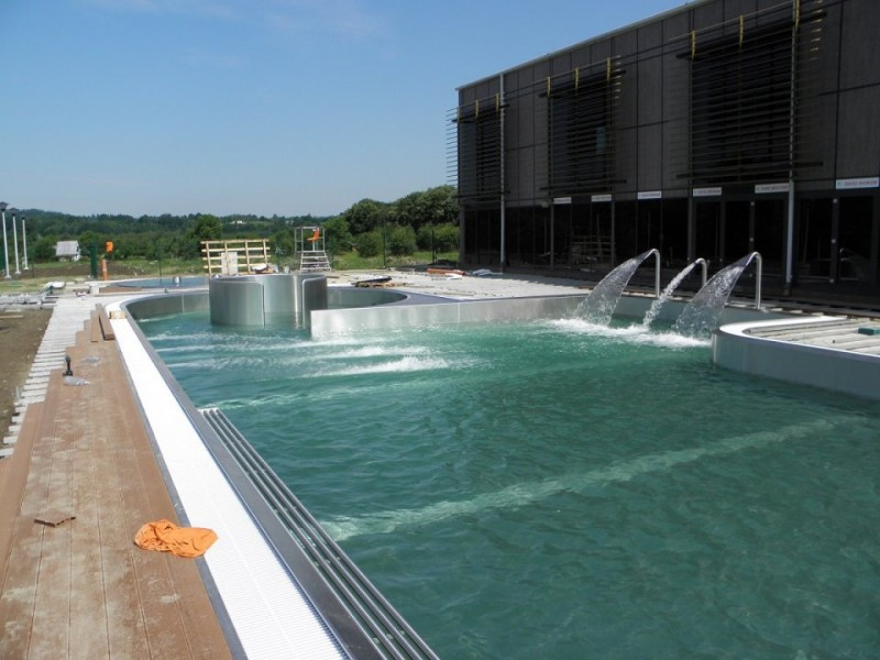 Na basen do Leska. Wkrótce otwarcie odkrytej pływalni. Już dziś zobacz, jak wygląda