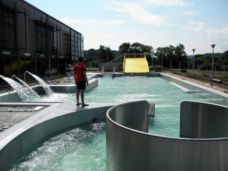 Na basen do Leska. Wkrótce otwarcie odkrytej pływalni. Już dziś zobacz, jak wygląda