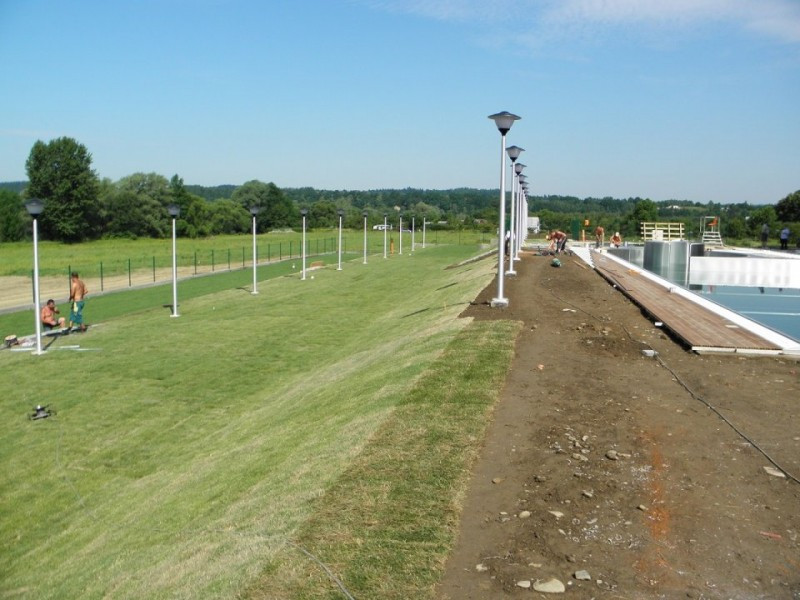 Na basen do Leska. Wkrótce otwarcie odkrytej pływalni. Już dziś zobacz, jak wygląda