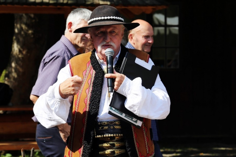 Piła motorowa plus drewno równa się rzeźba. Efektowny popis Piotra Worońca [ZDJĘCIA, WIDEO]