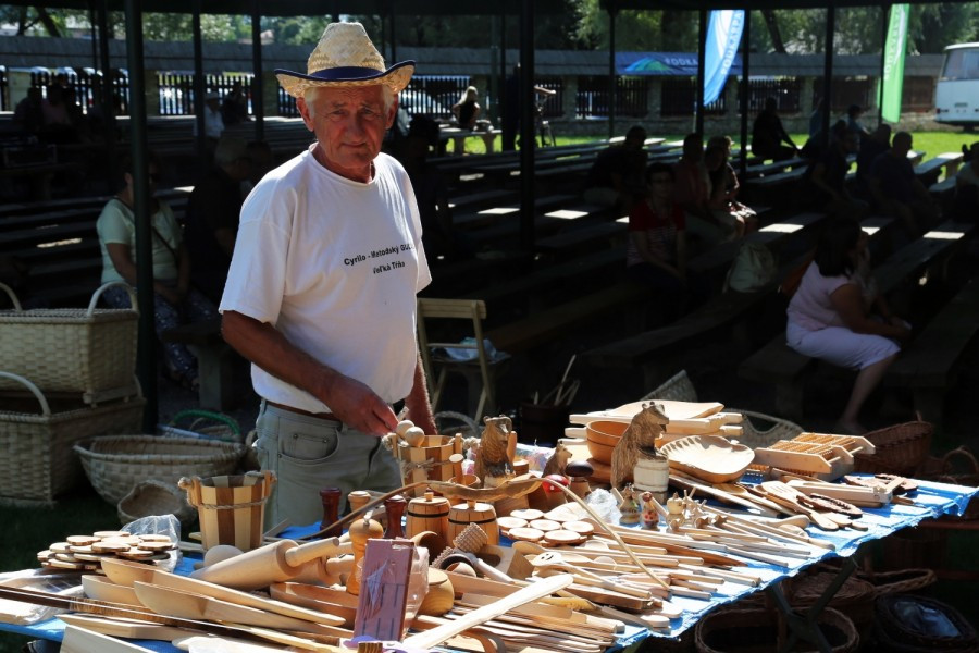 Piła motorowa plus drewno równa się rzeźba. Efektowny popis Piotra Worońca [ZDJĘCIA, WIDEO]