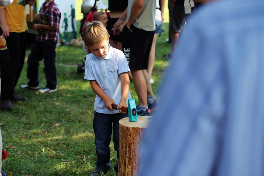 Piła motorowa plus drewno równa się rzeźba. Efektowny popis Piotra Worońca [ZDJĘCIA, WIDEO]