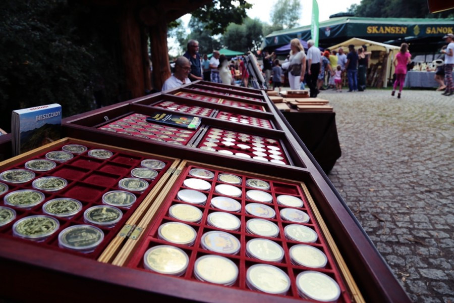 Piła motorowa plus drewno równa się rzeźba. Efektowny popis Piotra Worońca [ZDJĘCIA, WIDEO]