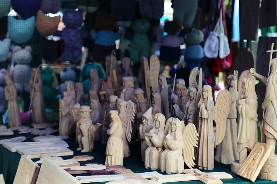 Piła motorowa plus drewno równa się rzeźba. Efektowny popis Piotra Worońca [ZDJĘCIA, WIDEO]